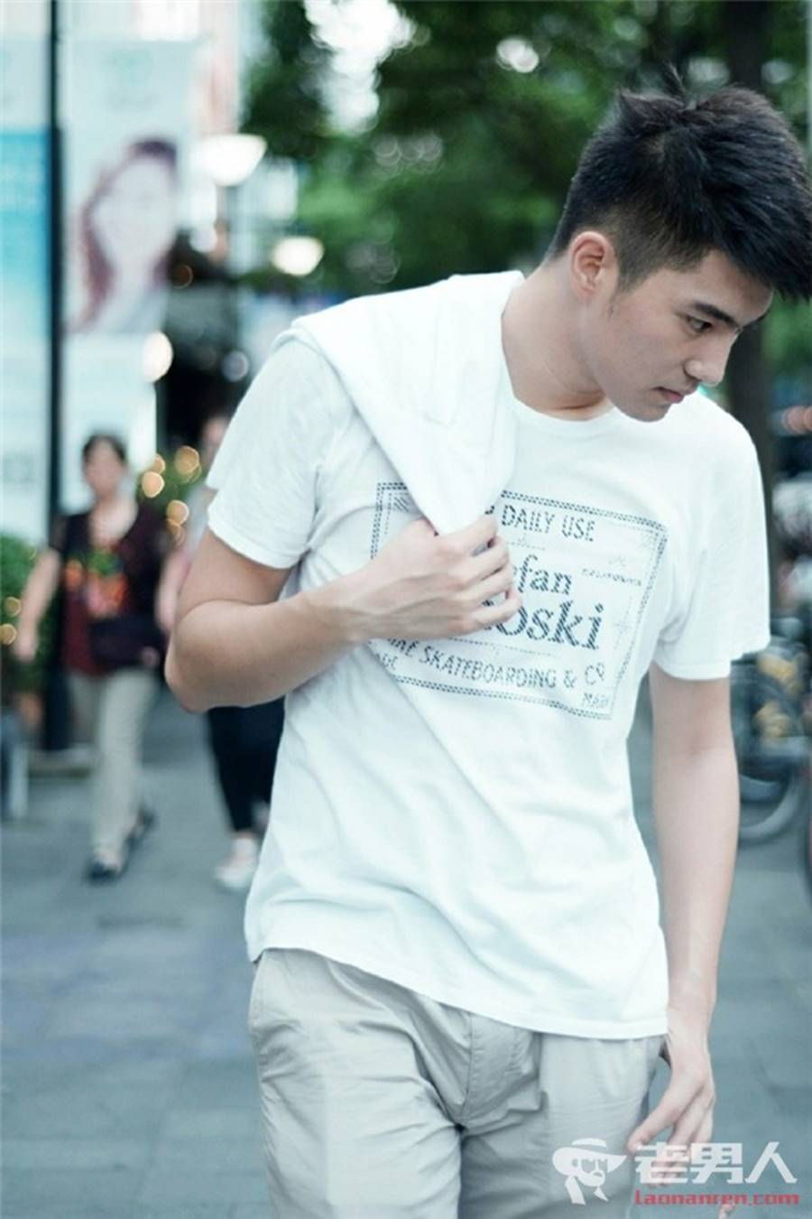 Xuất hiện nam thần toán học cao 1m96 trong chương trình Bộ não siêu việt khiến chị em thần hồn điên đảo-10