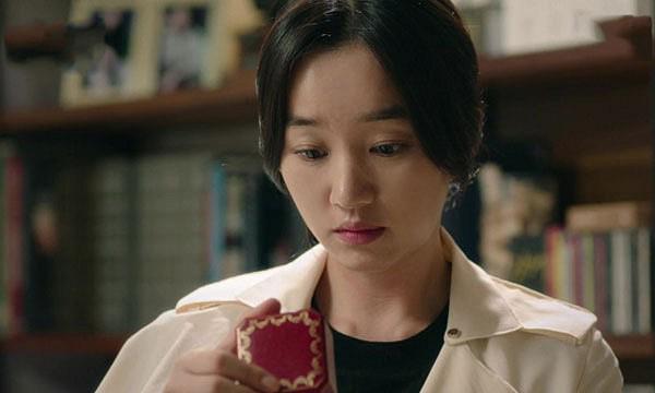 Đọc sớ cúng giải hạn đầu năm của mẹ chồng, tá hỏa khi thấy tên một người-2