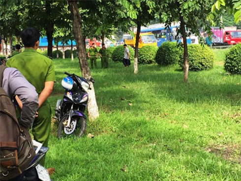 Nhân chứng vụ cha bị đâm chết vì nhầm bắt cóc con: Chúng tôi có la lên anh ấy là cha của bé trai nhưng nhóm người này vẫn cố truy sát-4