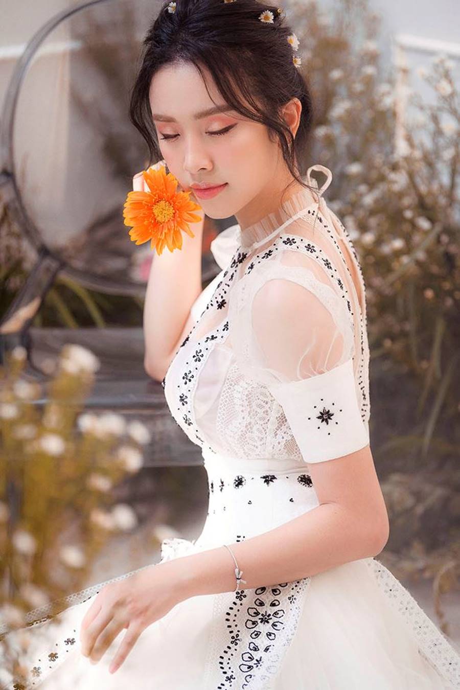 Á hậu Thuý An tái xuất xinh đẹp, hé lộ kế hoạch thi sắc đẹp quốc tế-10