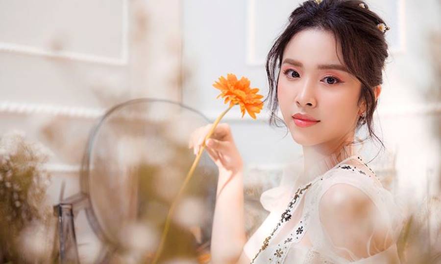 Á hậu Thuý An tái xuất xinh đẹp, hé lộ kế hoạch thi sắc đẹp quốc tế-11