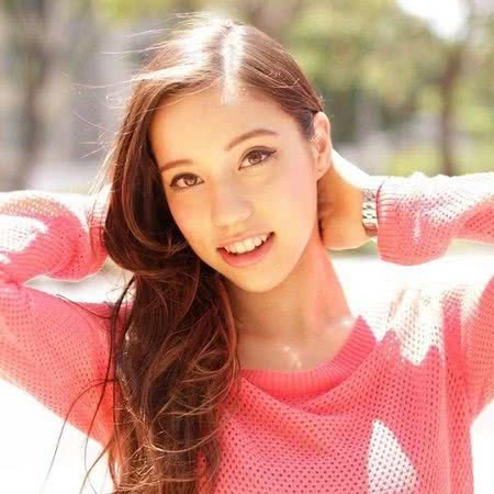 Nhà văn cụt cả tay lẫn chân ngoại tình với 50 phụ nữ, yêu mỹ nhân đáng tuổi con-5