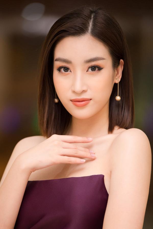 Đỗ Mỹ Linh biến hình từ thuỳ mị sang bốc lửa chỉ bằng 1 đôi hoa tai, 1 kiểu tóc-5