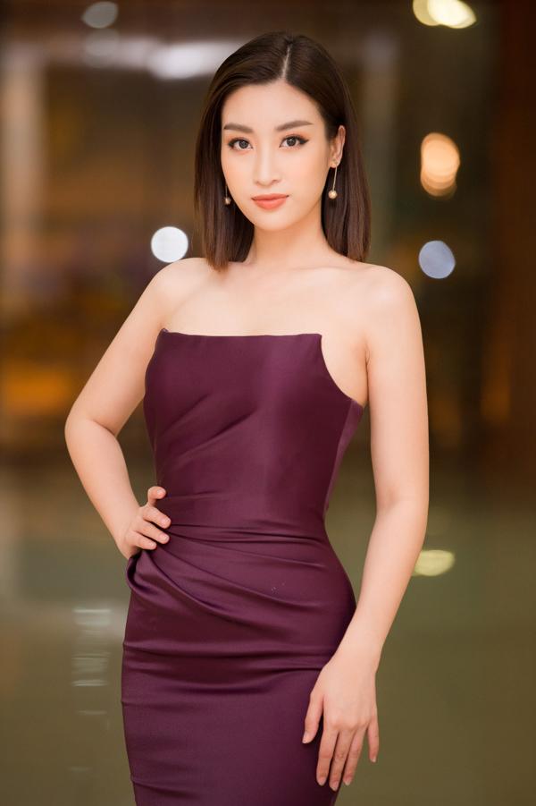 Đỗ Mỹ Linh biến hình từ thuỳ mị sang bốc lửa chỉ bằng 1 đôi hoa tai, 1 kiểu tóc-6