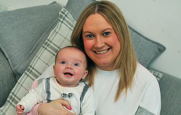 Một năm sảy thai liên tục 4 lần, mẹ khóc òa trong ngày đón con chào đời-1