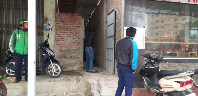 Giải cứu 2 cô gái bị nam thanh niên nghi ngáo đá khống chế ở Hà Nội-2