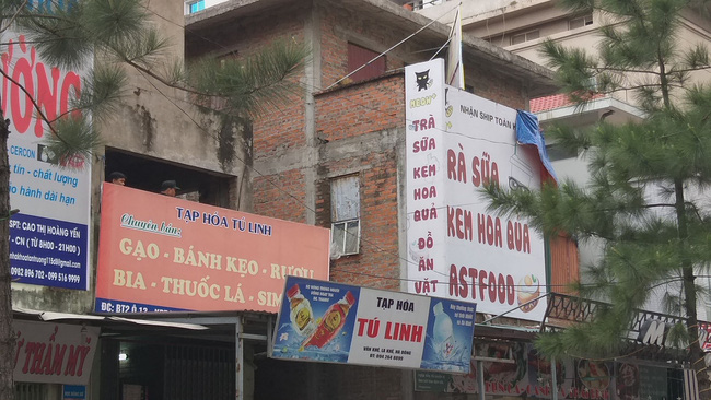 Giải cứu 2 cô gái bị nam thanh niên nghi ngáo đá khống chế ở Hà Nội-6