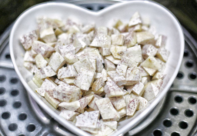 Ngày nghỉ làm khoai môn chiên giòn rụm thơm phức ăn vặt cực ngon-1