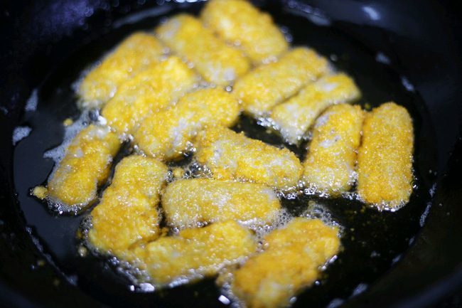 Ngày nghỉ làm khoai môn chiên giòn rụm thơm phức ăn vặt cực ngon-6