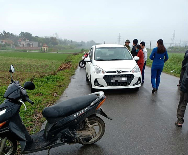 Nữ tài xế taxi bị bạn trai chặn xe đâm tử vong tại chỗ-1