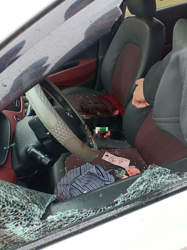 Nữ tài xế taxi bị bạn trai chặn xe đâm tử vong tại chỗ-2