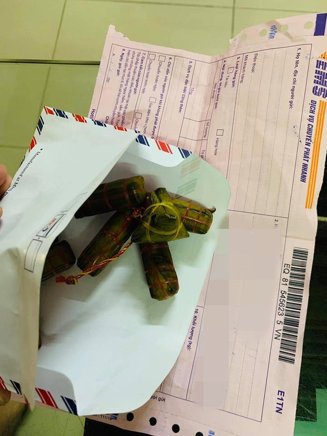 Mua bánh tét online, chàng trai phẫn nộ khi nhận về chùm bánh như móc khóa nhưng phản ứng của dân mạng mới bất ngờ-2