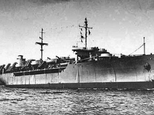 Đào vườn sửa nhà, cặp vợ chồng phát hiện điều lạ gây choáng váng bên dưới nền-5