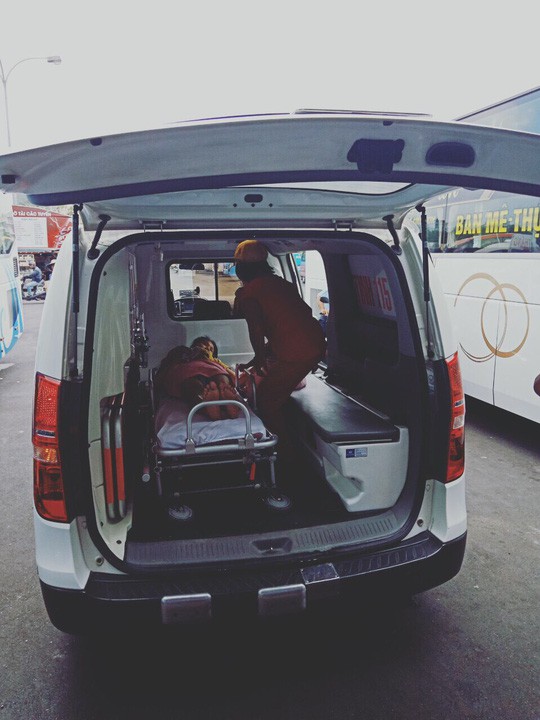 Nhân viên bán vé đỡ đẻ thành công... trong nhà vệ sinh Bến xe Miền Đông-4