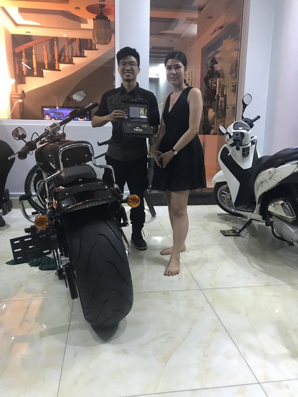 Nữ đại gia đất Cảng tặng chồng Harley-Davidson gần 1 tỷ-3
