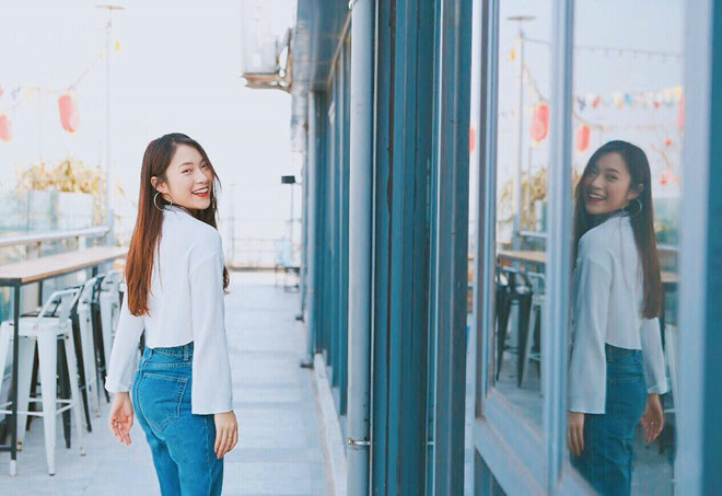 Khánh Vy bất ngờ diễn lại clip nói 7 thứ tiếng-1