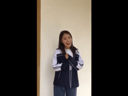 Khánh Vy 7 thứ tiếng lần đầu tiết lộ câu chuyện được mẹ sinh ra khi đã ở tuổi 40 khiến nhiều người xúc động-4