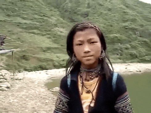 Cô bé H’Mông nói tiếng Anh như gió và chuyện đổi đời nhờ ngoại ngữ-4