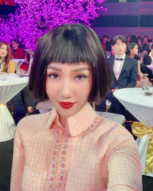 Đúng là Hân Hoa Hậu, đổi xoành xoạch cả chục kiểu tóc mà vẫn đẹp rụng tim-15