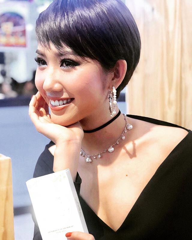 Đúng là Hân Hoa Hậu, đổi xoành xoạch cả chục kiểu tóc mà vẫn đẹp rụng tim-16