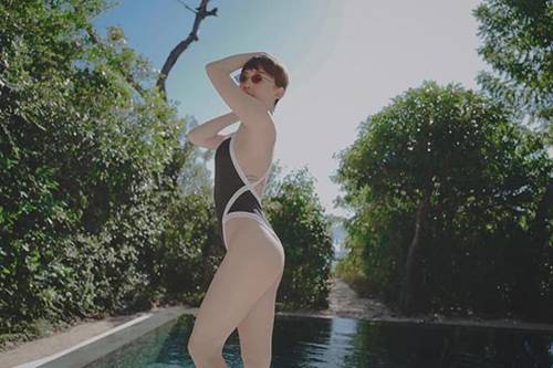 Lâu lâu cướp sóng một lần, Tóc Tiên khiến fan đứng ngồi không yên với bikini sexy nghẹt thở-5