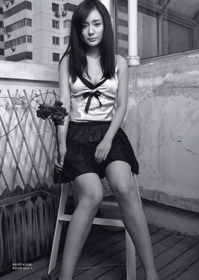 Loạt ảnh sexy đến đỏ mặt của Dương Mịch thuở chưa lấy chồng: Quá gợi cảm hay phản cảm?-14