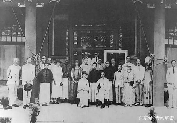 Ảnh hiếm chưa từng được hé lộ trong hôn lễ Hoàng đế Phổ Nghi - vị vua cuối cùng của nhà Thanh-11