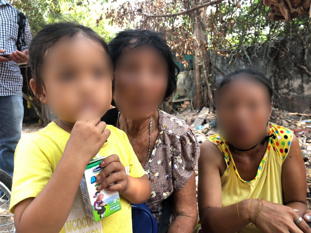 Nhóm thanh niên say xỉn hành hung và đâm chết người cha vì hiểu nhầm bắt cóc sẽ bị xử lý hình sự như thế nào?-3