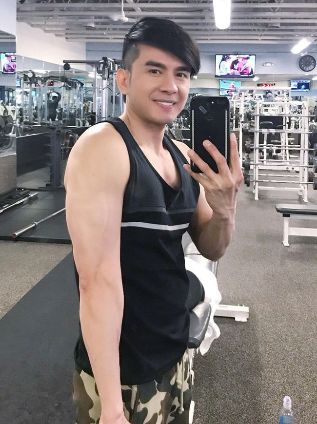 Đan Trường khiến fan phát sốt” khi khoe thân hình 6 múi săn chắc không thay đổi sau 10 năm-4