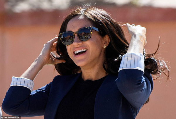 Bà bầu Meghan lấn át chồng trong sự kiện, khiến Hoàng tử Harry ngượng ngùng xấu hổ vì điều này-8