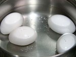 Trứng chiên tôm đơn giản, nhanh gọn mà ăn với cơm bao nhiêu cũng hết-6