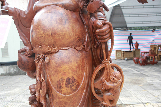 Tận thấy bộ ba tượng phật bằng gỗ quý giá gần 3 tỷ đồng-15