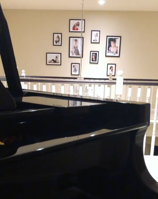 Sau khi công khai sang Mỹ đính hôn, Phạm Hương bất ngờ rao bán thứ này, phải chăng Hoa hậu sẽ không về Việt Nam nữa?-2