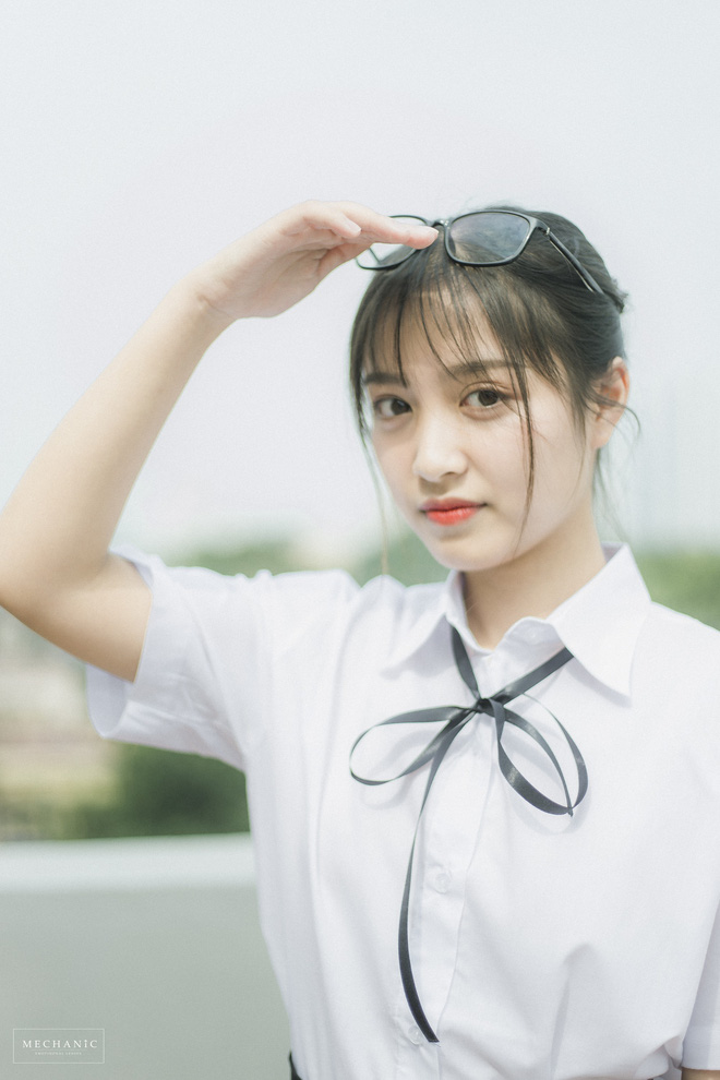 Nữ sinh trường Thương mại khiến đám con trai liêu xiêu vì đã xinh như búp bê lại có thành tích học quá ấn tượng-7