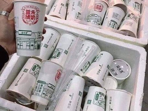 Đến hẹn lại lên: Cư dân mạng đang cãi nhau um sùm vì khoảnh khắc xếp hàng mua trà sữa của giới trẻ!-2