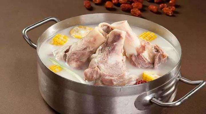 Đừng cho ngay xương vào nước để hầm, làm theo cách này xương mới thơm và nước dùng trong-2