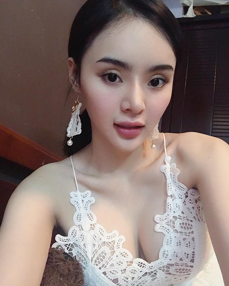 Xinh đẹp, nóng bỏng vượt mặt chị chính là ba cô em gái của Mai Phương Thúy, Nhã Phương, Angela Phương Trinh-14
