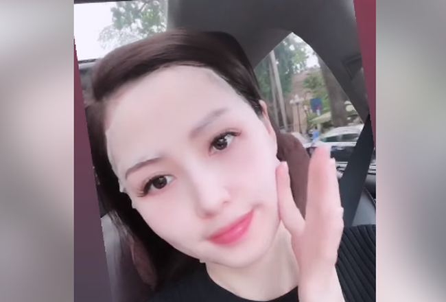 Nhìn lại ảnh năm ngoái mới thấy, nhan sắc mẹ 2 con Tâm Tít càng lúc càng rực rỡ, trẻ trung ngược thời gian-6