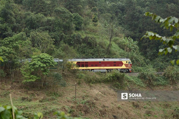 Đoàn tàu siêu kiên cố của ông Kim vừa đến Việt Nam: Đạn xuyên giáp bắn không thủng, thách thức cả bom, mìn-3