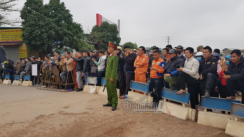 Ông Kim Jong-un cười rạng rỡ khi đến Hà Nội-16