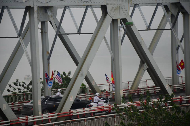 Xe chống đạn của ông Kim Jong Un lăn bánh trên đường phố Hà Nội-3