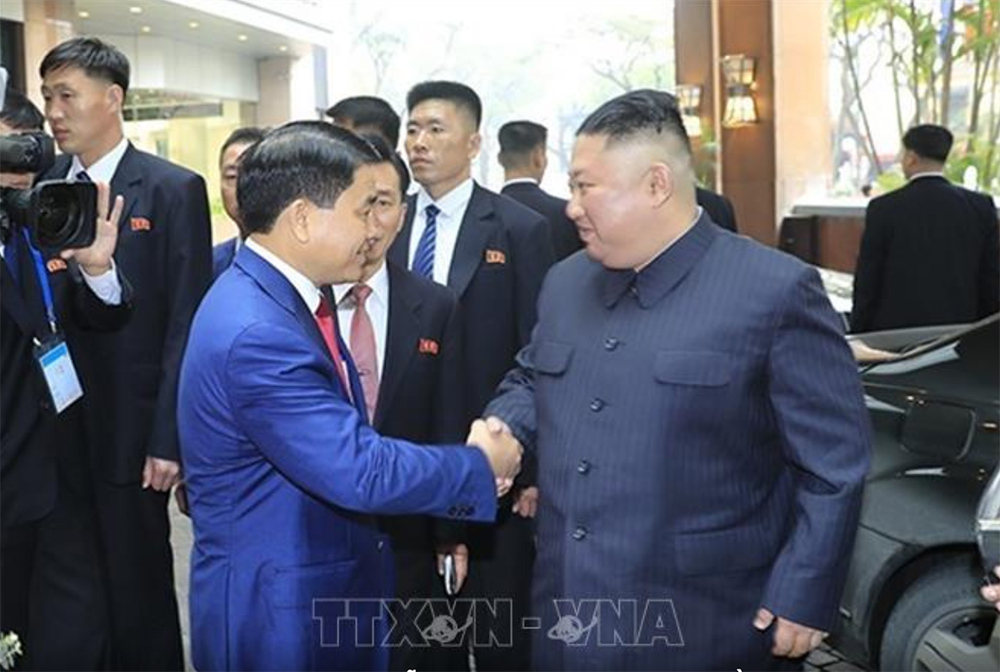 Ông Kim Jong-un cười rạng rỡ khi đến Hà Nội-5