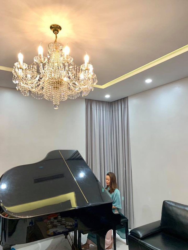 Cận cảnh căn biệt thự sang trọng, hoành tráng của Ngọc Anh và bạn trai kém tuổi-12