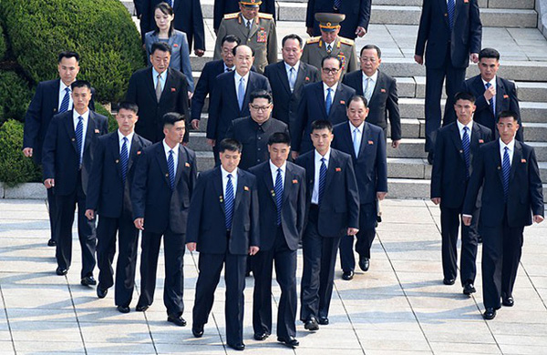 Điều ít biết về 12 cận vệ chạy bộ được mệnh danh lá chắn sống của nhà lãnh đạo Triều Tiên Kim Jong-un-6