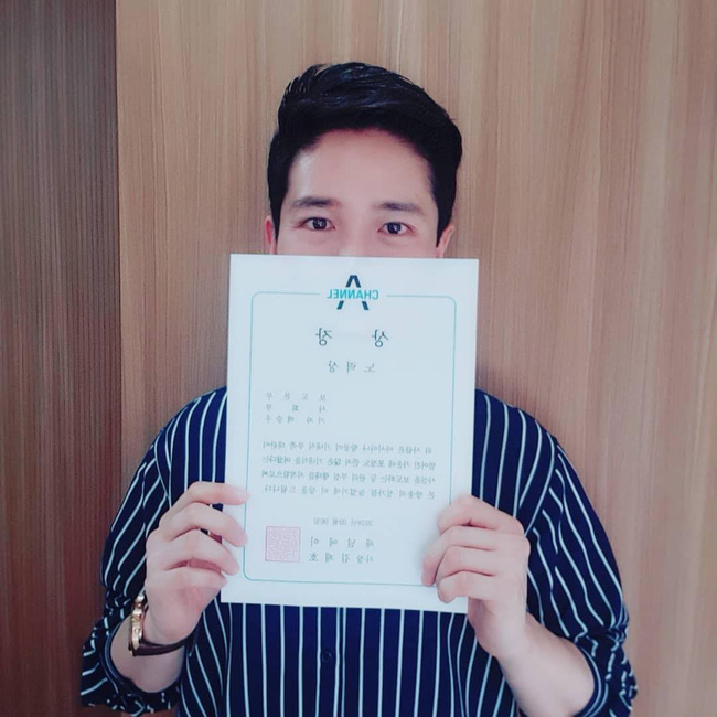 Xuất hiện nam phóng viên cực phẩm với góc nghiêng thần thánh tác nghiệp trong sự kiện thượng đỉnh Mỹ - Triều ở Hà Nội-3