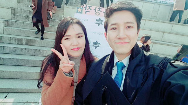 Xuất hiện nam phóng viên cực phẩm với góc nghiêng thần thánh tác nghiệp trong sự kiện thượng đỉnh Mỹ - Triều ở Hà Nội-5