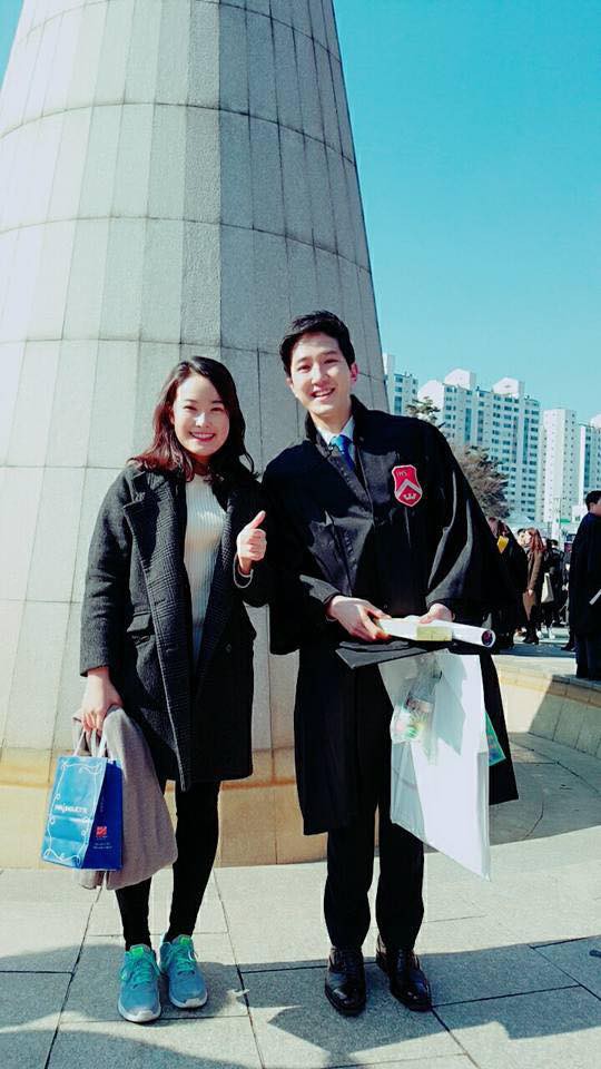 Xuất hiện nam phóng viên cực phẩm với góc nghiêng thần thánh tác nghiệp trong sự kiện thượng đỉnh Mỹ - Triều ở Hà Nội-7