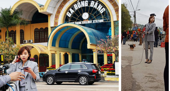 Nữ phóng viên Hàn Quốc xinh đẹp nổi bật giữa đám đông khi tác nghiệp sự kiện đón Nhà lãnh đạo Triều Tiên tại ga Đồng Đăng-4