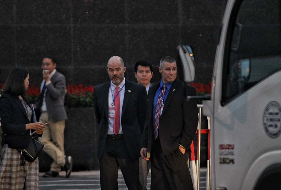 Mật vụ Mỹ đưa chó nghiệp vụ đến Nội Bài trước giờ đón Tổng thống Trump-10