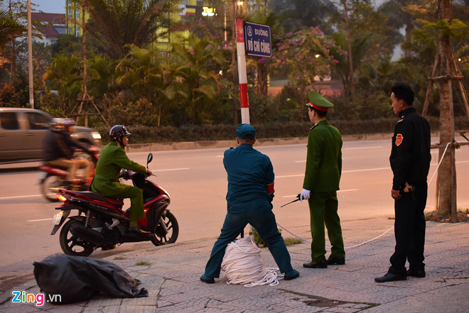 Tổng thống Trump cảm ơn Việt Nam sau khi đặt chân tới Hà Nội-38